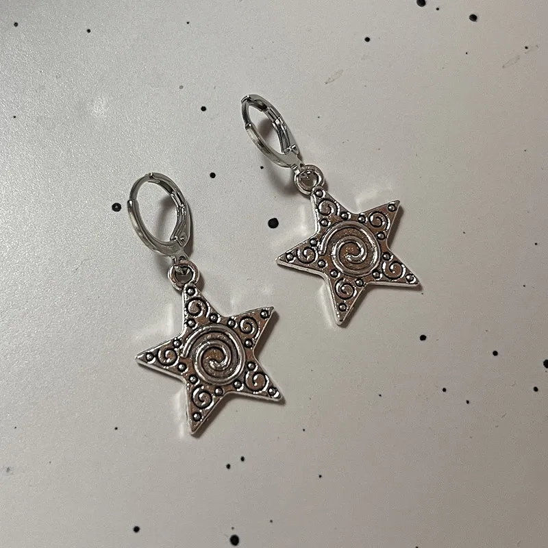 Men'S Accessories In The 90S - 여성용 빈티지 고스 실버 컬러 나선형