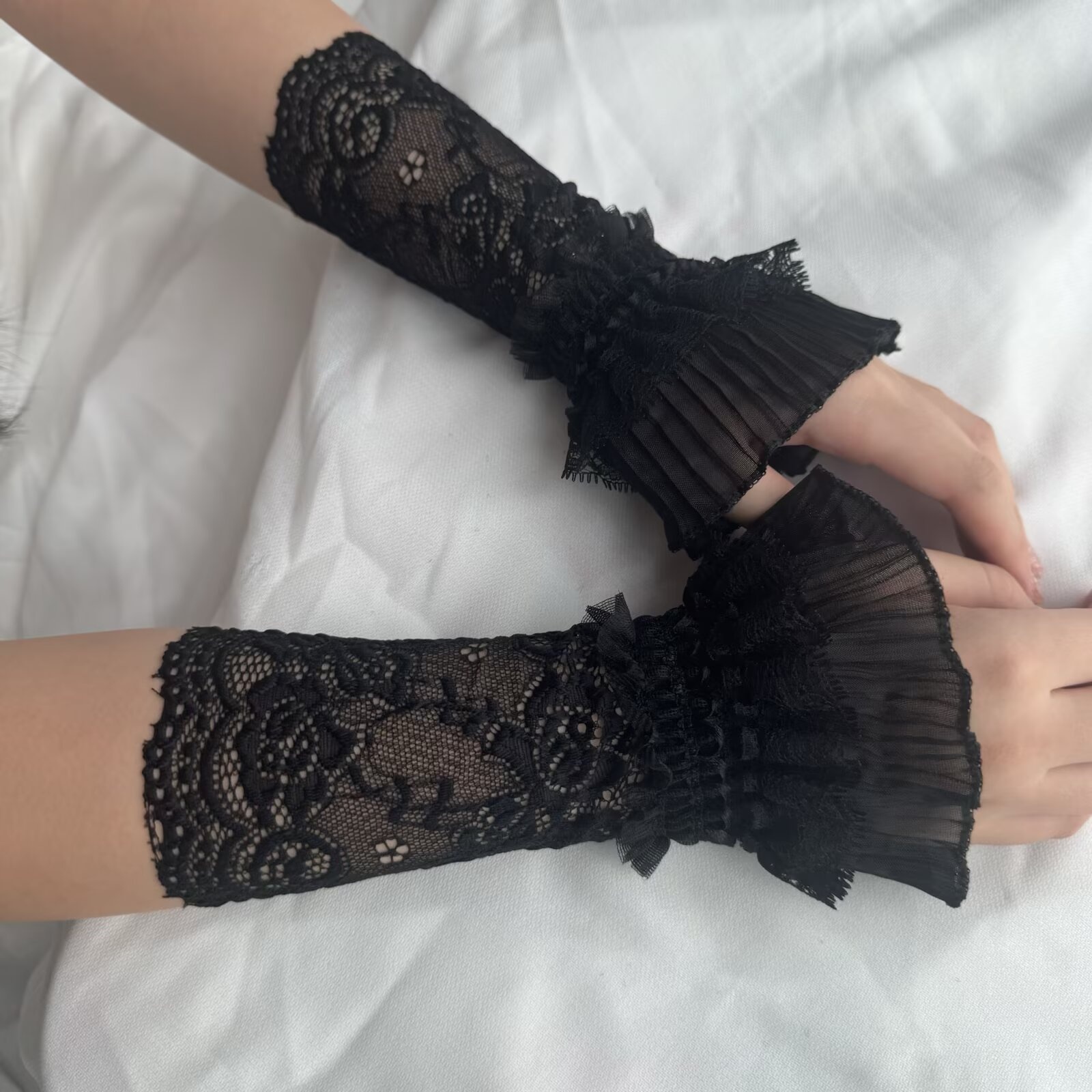 레이스 홀로우 손목 커버 트럼펫 플로럴 디자인 신축성  - Men Accessories For Wedding 리뷰 및 가격